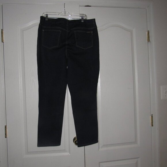 CHICO’S So Slimming Girlfriend Ankle Dark Wash Jeans Size 2.5 (US 14) - Picture 3 of 7